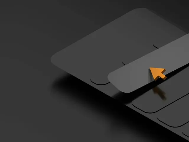 Simulação de tela interativa sobre UX (experiência de usuário) com ponteiro em laranja arrastando painel dentro da interface.